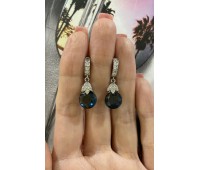 Серьги с круглым кристаллом Swarovski Montana в серебре Серьги с круглым кристаллом Swarovski Montana в серебре